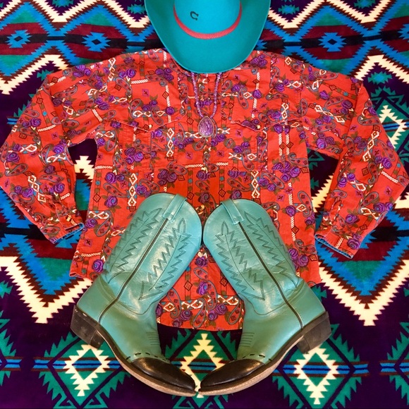 Adobe Rose Tops - Vintage Western Adobe Rose 🌹Shirt